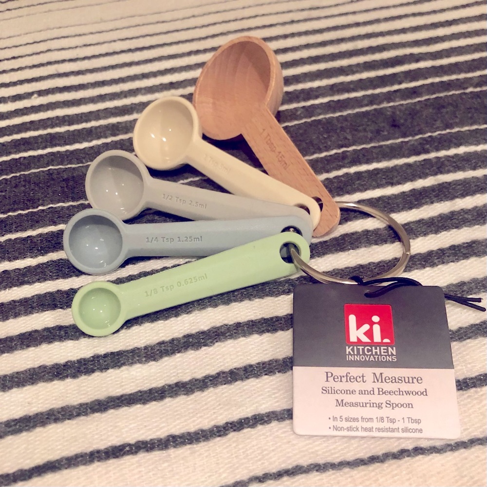 NWT measuring spoons Kitchen Innovations silicone
